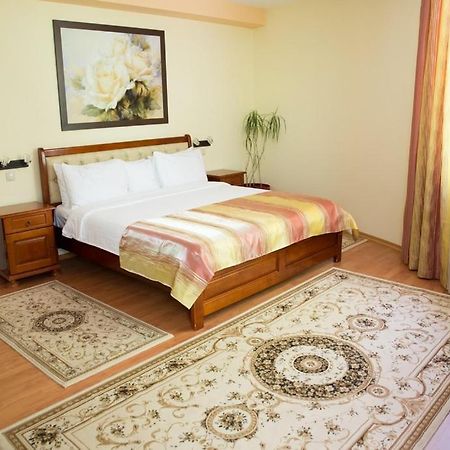 Hotel Nemira Slănic-Moldova Eksteriør bilde