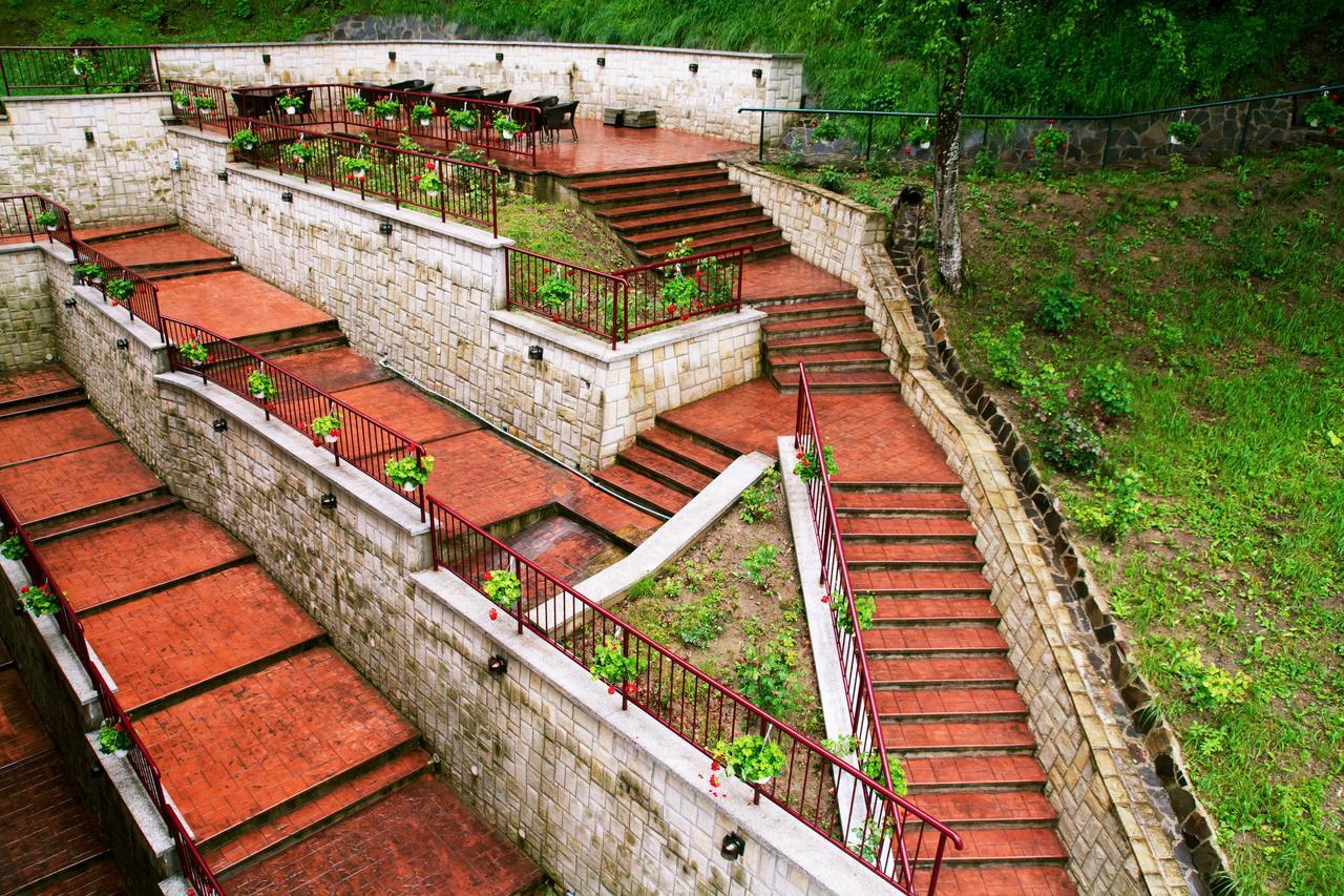 Hotel Nemira Slănic-Moldova Eksteriør bilde