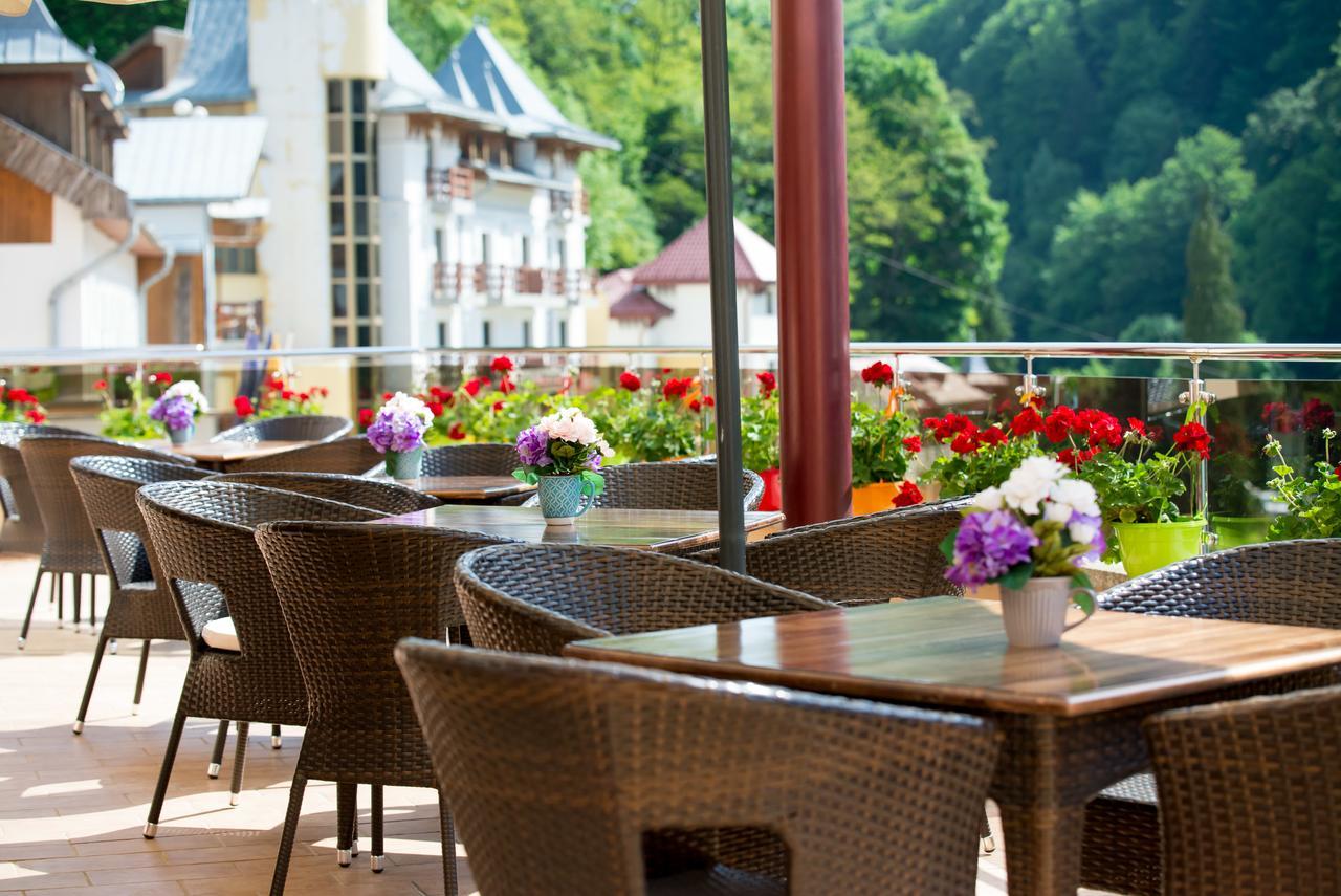 Hotel Nemira Slănic-Moldova Eksteriør bilde