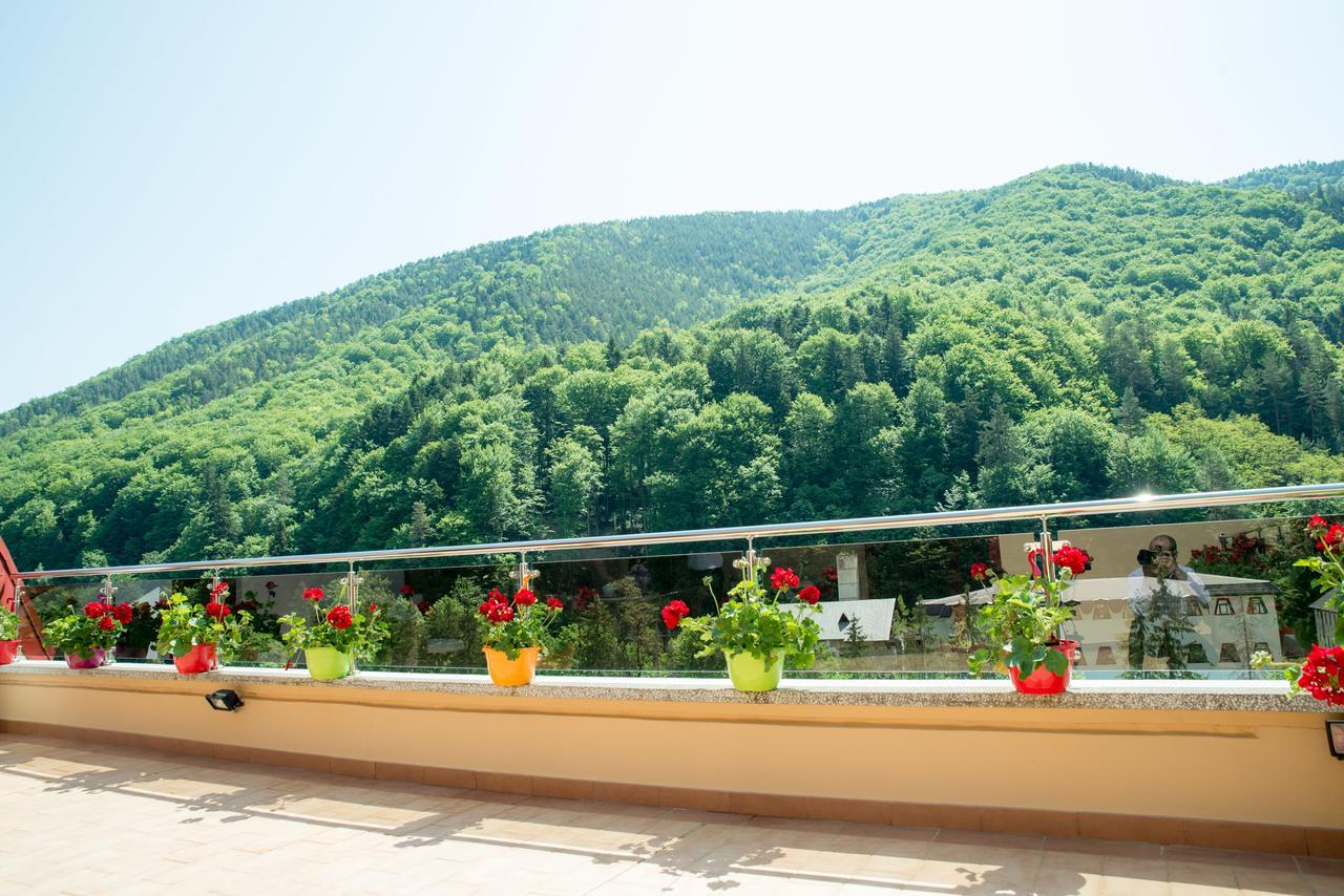 Hotel Nemira Slănic-Moldova Eksteriør bilde