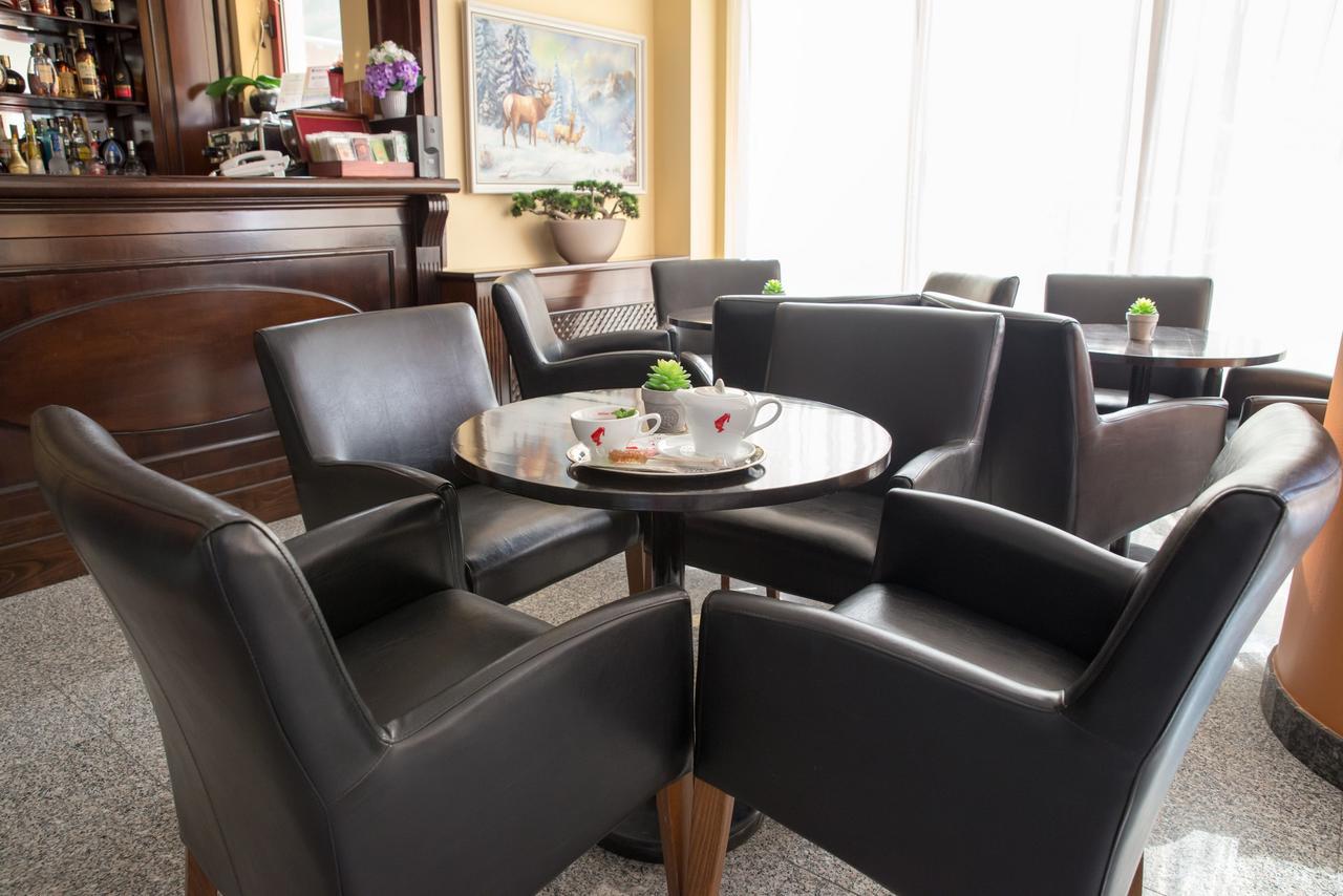 Hotel Nemira Slănic-Moldova Eksteriør bilde