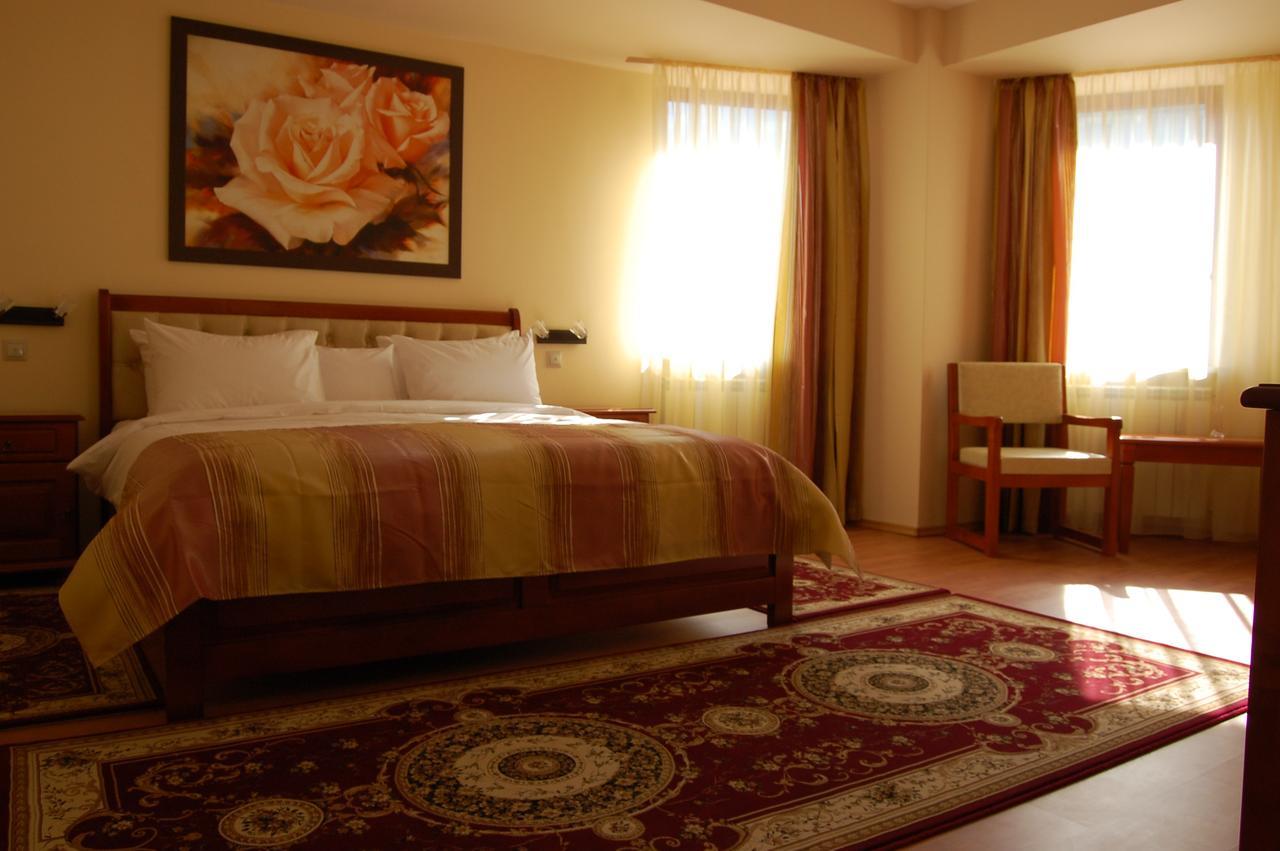 Hotel Nemira Slănic-Moldova Eksteriør bilde